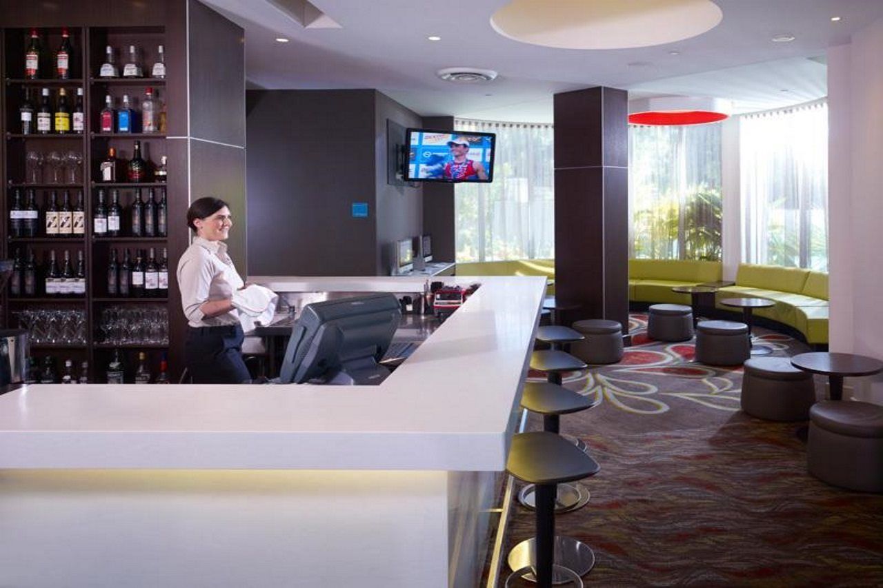 The Point Brisbane Hotel Exteriör bild The bar at the hotel