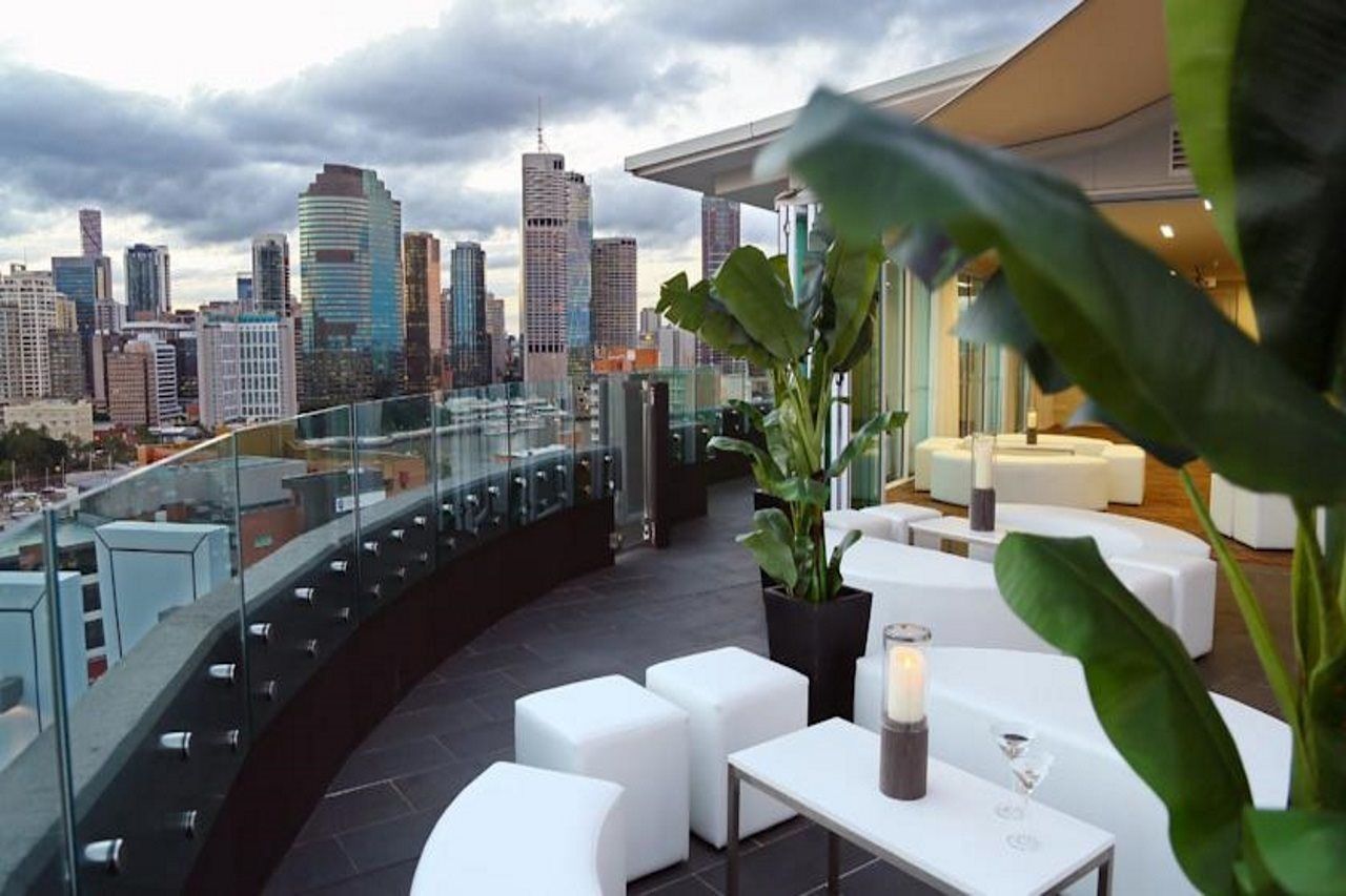 The Point Brisbane Hotel Exteriör bild The rooftop bar at the Standard East Village